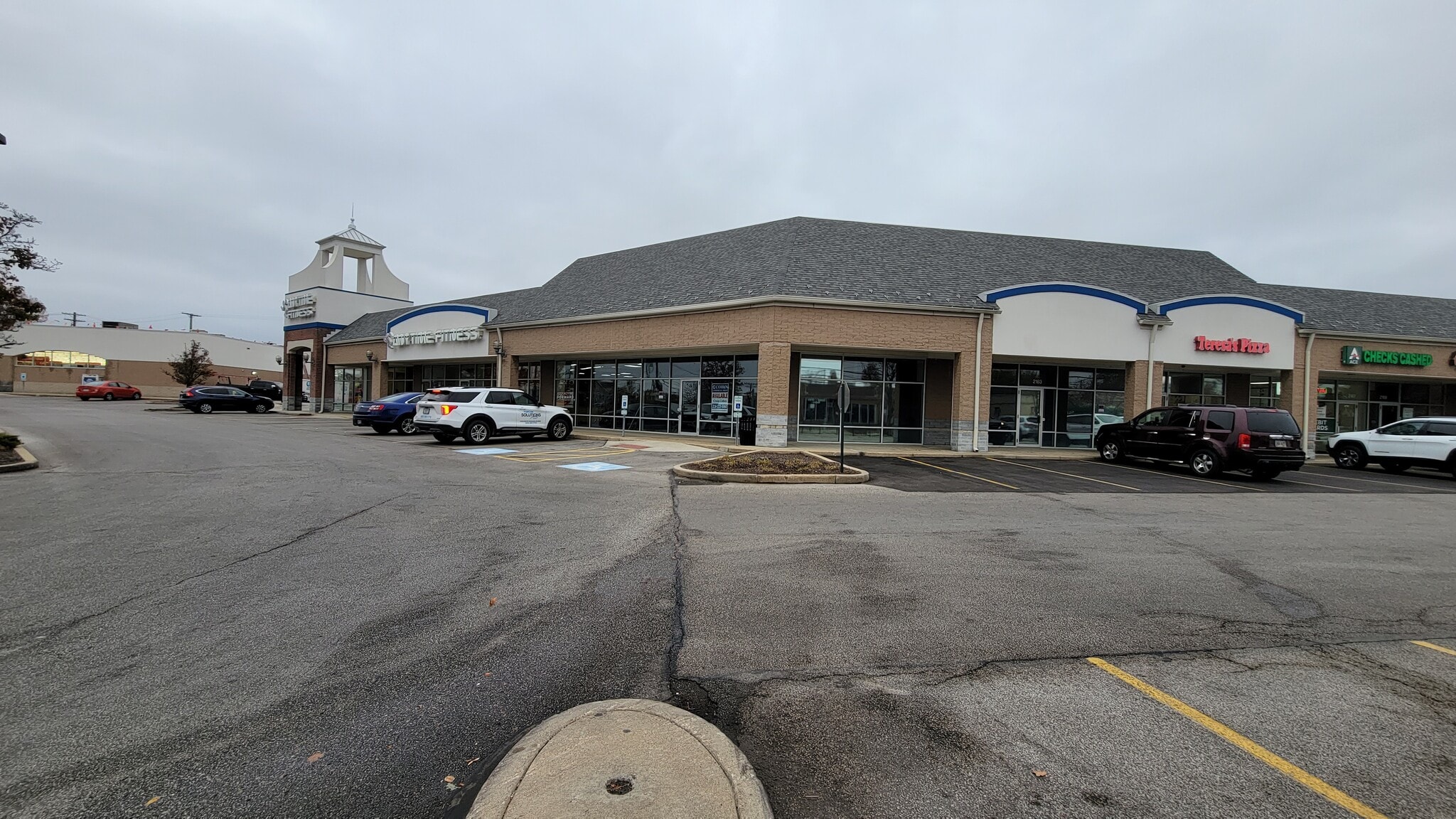 13470 Cedar Rd, University Heights, OH à louer Photo de l’immeuble– Image 1 sur 7