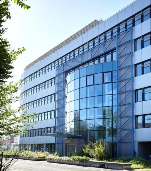 Bureau dans Aubervilliers à louer - Photo de l’immeuble – Image 3 sur 4