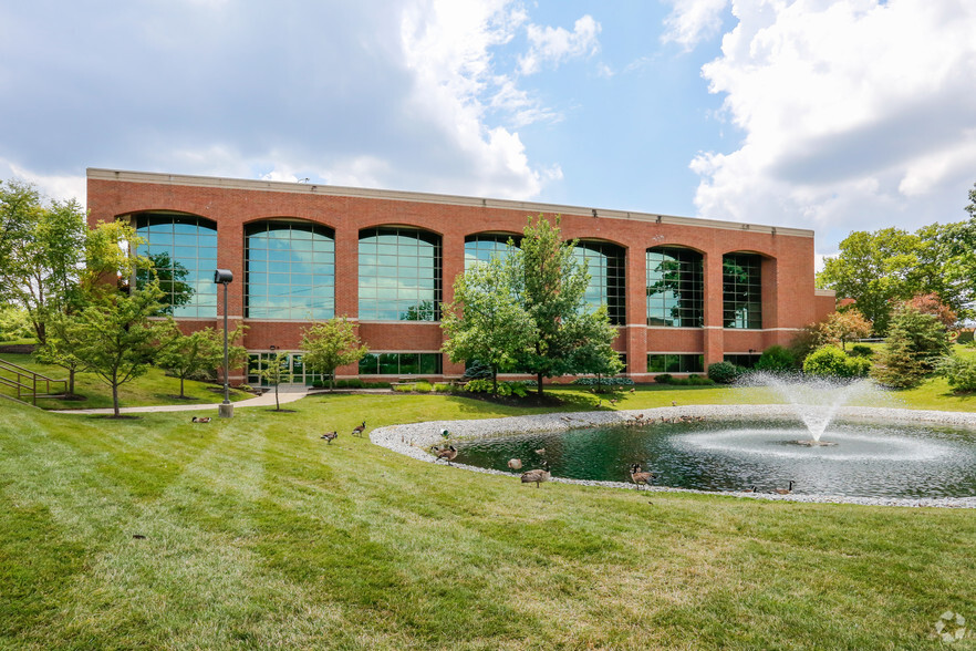 2455 Executive Park Blvd, Fairborn, OH à louer - Photo de l’immeuble – Image 2 sur 6