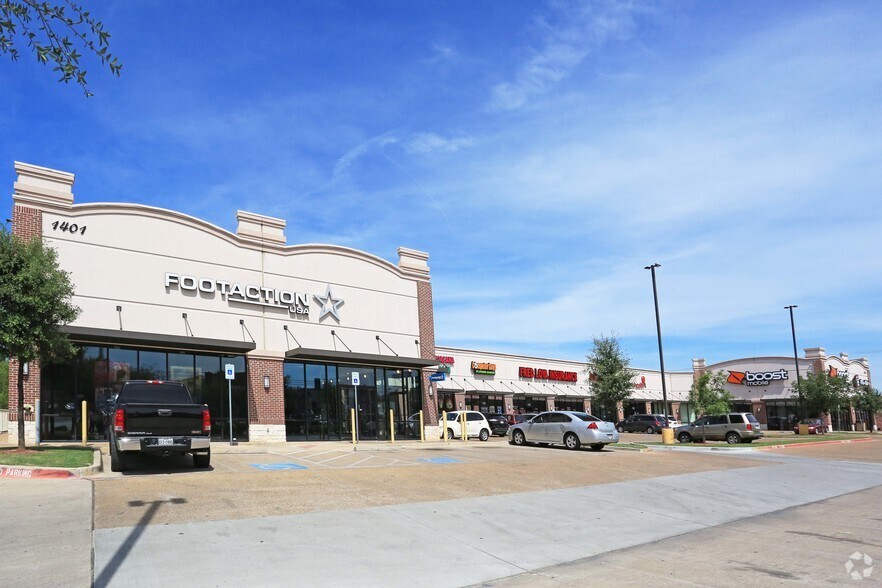 1401-1423 S Buckner Blvd, Dallas, TX à louer - Photo principale – Image 2 sur 4