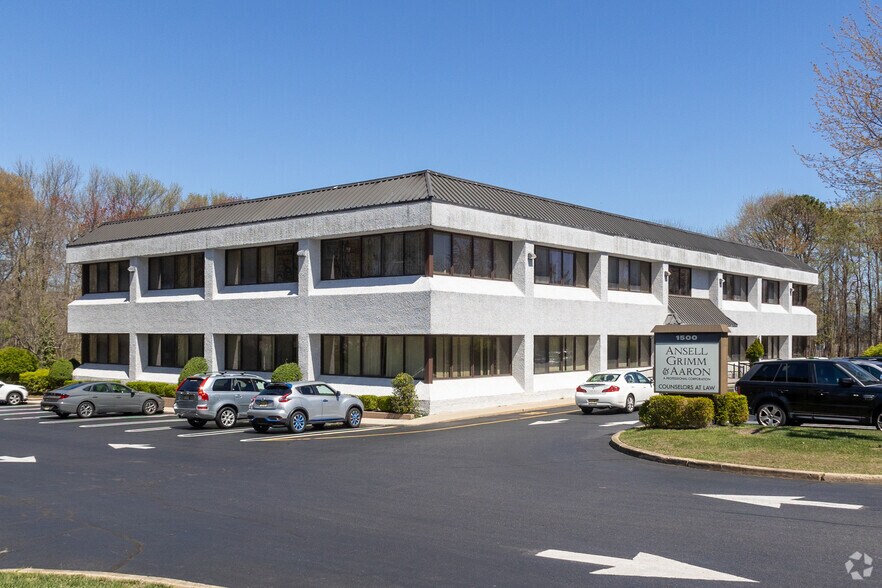 1500 Lawrence Ave, Ocean, NJ à louer - Photo principale – Image 1 sur 10