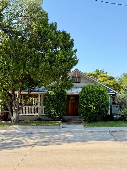 7110 & 7126 Elm Street portefeuille de 2 biens à vendre sur LoopNet.fr - Photo de l’immeuble – Image 3 sur 11