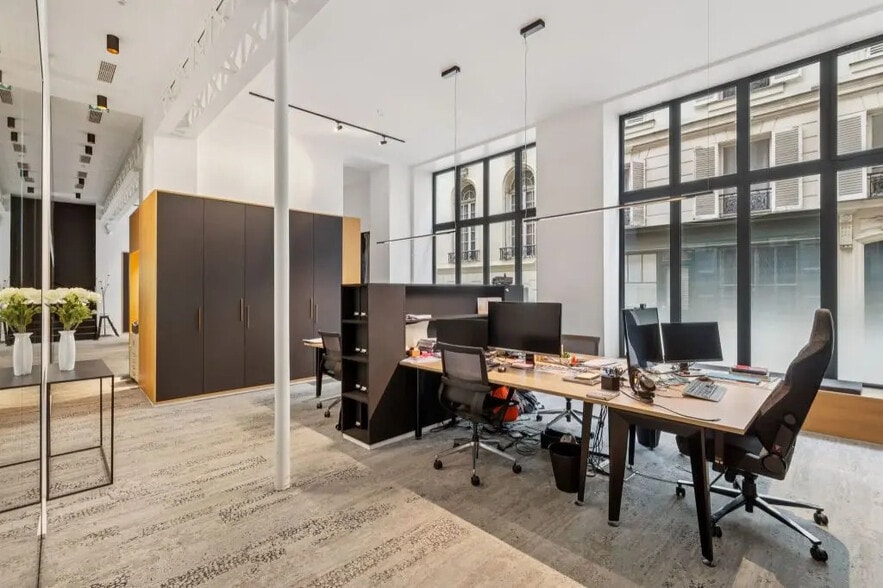233 Rue Du Faubourg Saint-Honoré, Paris à vendre - Photo de l’immeuble – Image 3 sur 7