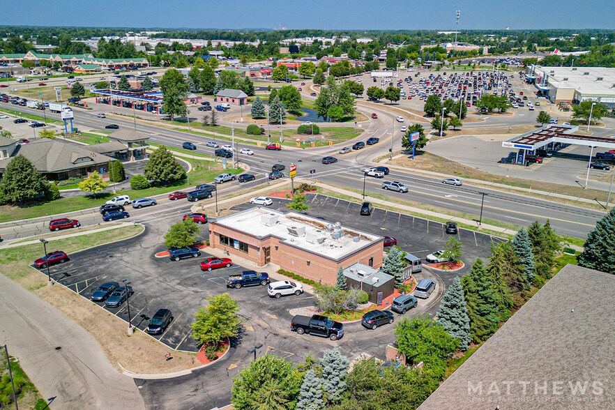 3176 West Shore Dr, Holland, MI à vendre - Photo de l’immeuble – Image 3 sur 4