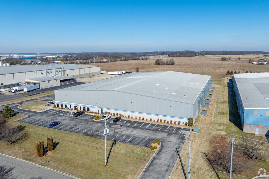 1035 Fred White Blvd, Portland, TN à louer - Photo de l’immeuble – Image 3 sur 4