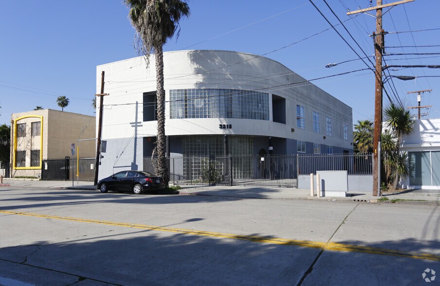3213-3217 La Cienega Ave, Los Angeles, CA à louer - Photo principale – Image 1 sur 11