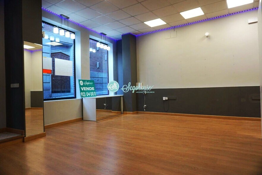 Immeuble residentiel dans Segovia, Segovia à vendre - Photo intérieure – Image 1 sur 4