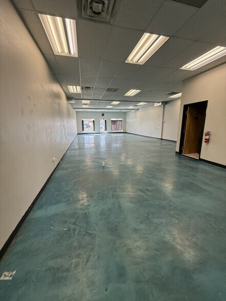 4605-4615 Menaul Blvd NE, Albuquerque, NM à louer - Photo de l’immeuble – Image 2 sur 20