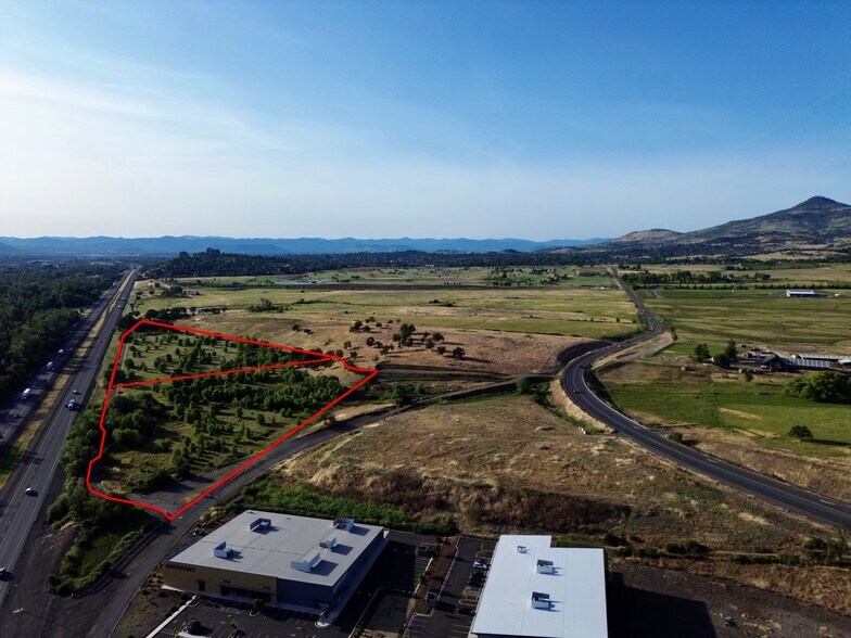 3200 Kirk Way, Phoenix, OR à vendre - Photo de l’immeuble – Image 2 sur 6