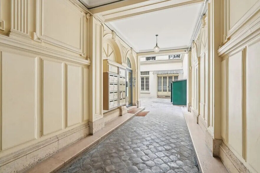 7 Rue Rougemont, Paris à louer - Hall d’entrée – Image 2 sur 13