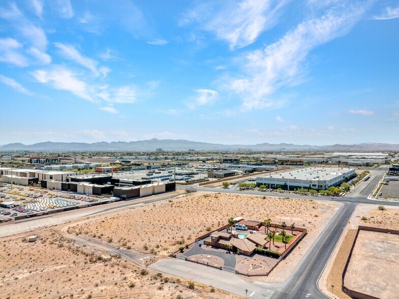 West Sunset Road, Las Vegas, NV à vendre - Photo de l’immeuble – Image 3 sur 5