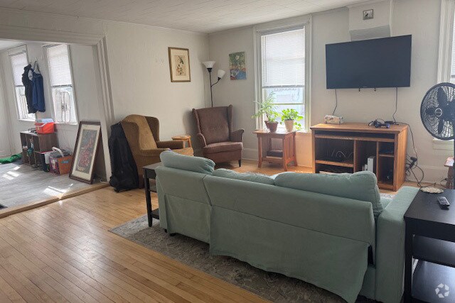 950 Shelburne Rd, South Burlington, VT à vendre - Photo intérieure – Image 2 sur 6