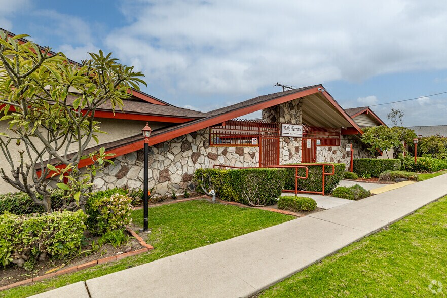 6851 Dale St, Buena Park, CA à vendre - Photo de l’immeuble – Image 3 sur 18