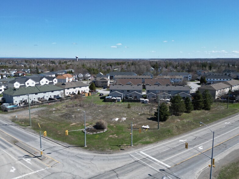 2 Spicer st, Carleton Place, ON à vendre - Photo principale – Image 1 sur 12