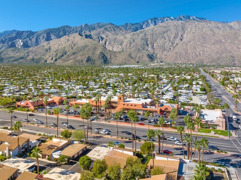 555 S Sunrise Way & E. Ramon Rd portefeuille de 2 biens à vendre sur LoopNet.fr - Photo de l’immeuble – Image 3 sur 9