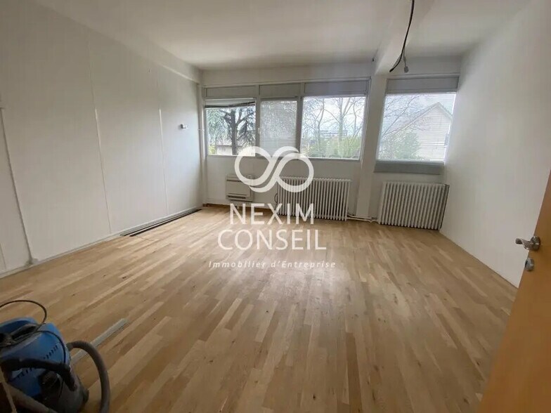 Bureau dans Nanterre à louer - Photo de l’immeuble – Image 3 sur 7