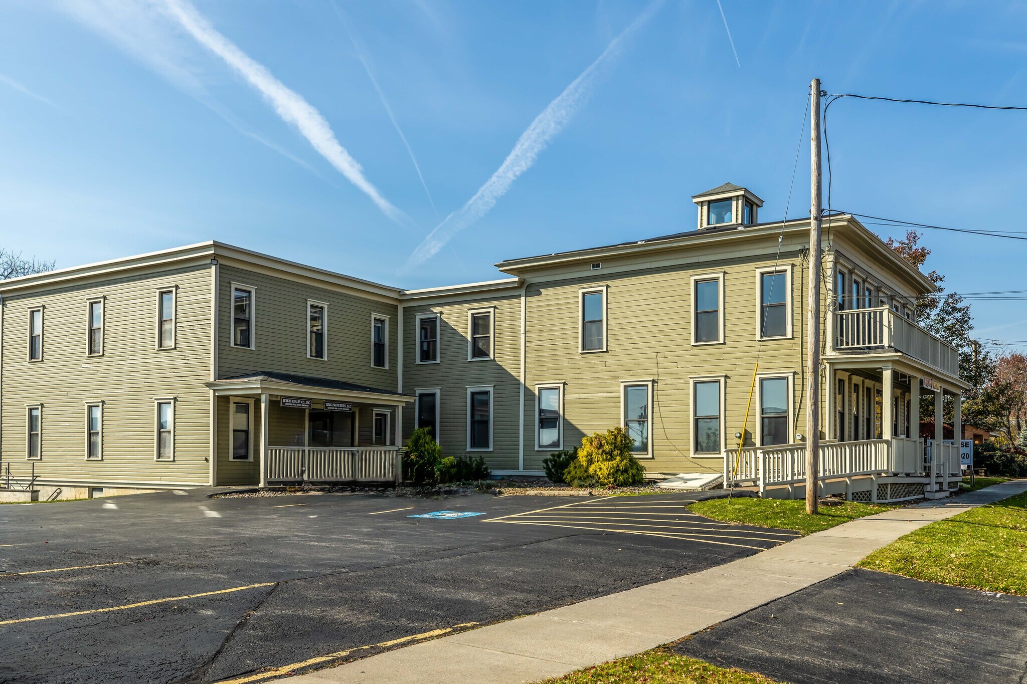 209 2nd St, Liverpool, NY à louer Photo principale– Image 1 sur 11