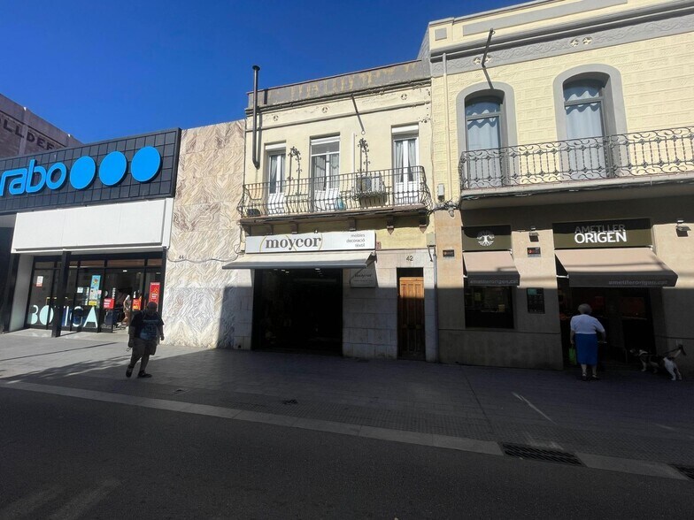 Local commercial dans Santa Coloma de Gramenet, Barcelona à vendre - Photo de l’immeuble – Image 3 sur 32
