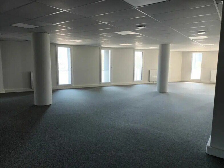 Bureau dans Le Havre à louer - Photo de l’immeuble – Image 2 sur 8