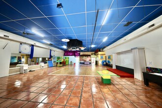 774-798 W 84th St, Hialeah, FL à louer Photo intérieure– Image 1 sur 8