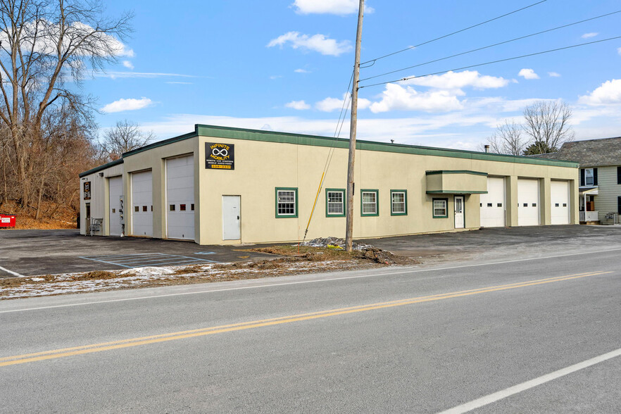 120 Dix Ave, Glens Falls, NY à louer - Photo de l’immeuble – Image 2 sur 7