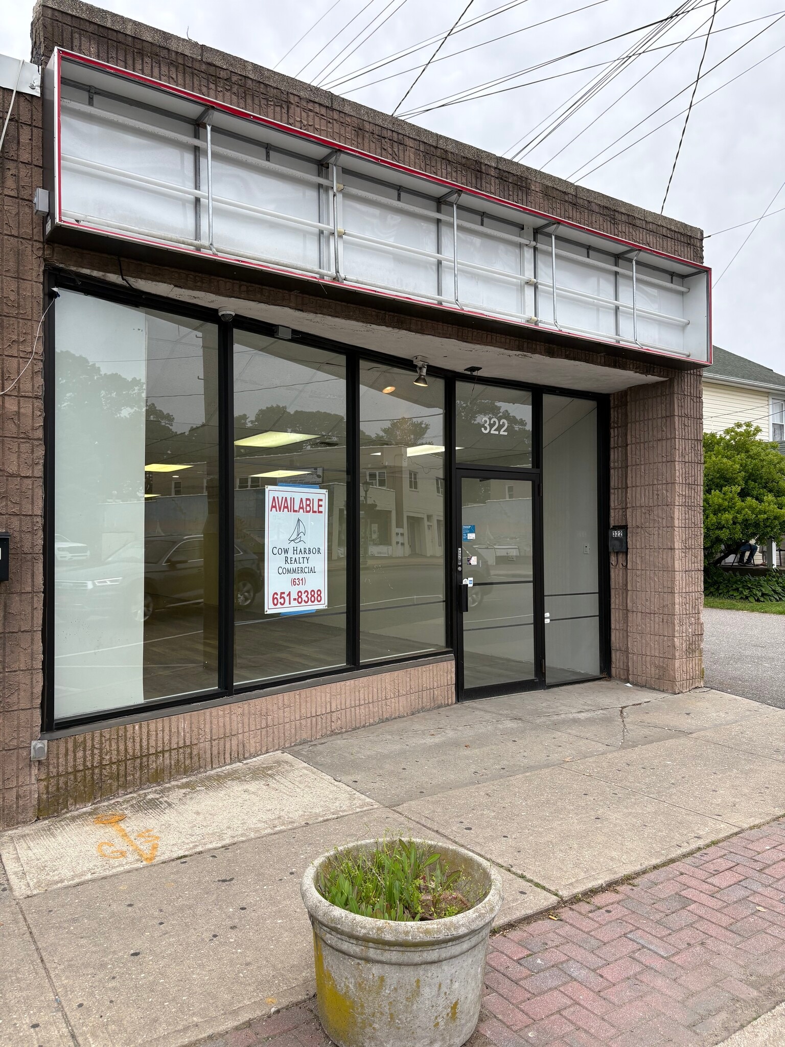322-328 Larkfield Rd, East Northport, NY à louer Photo de l’immeuble– Image 1 sur 4