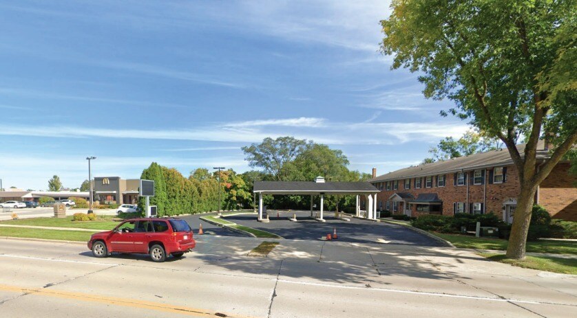 Cedarburg Square outlot, Cedarburg, WI à vendre - Photo de l’immeuble – Image 1 sur 1