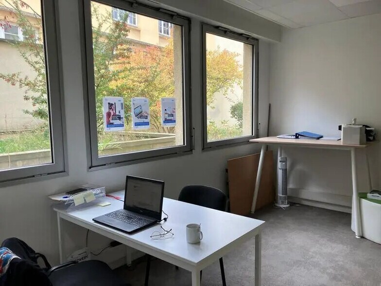 Bureau dans Paris à vendre - Photo de l’immeuble – Image 2 sur 17