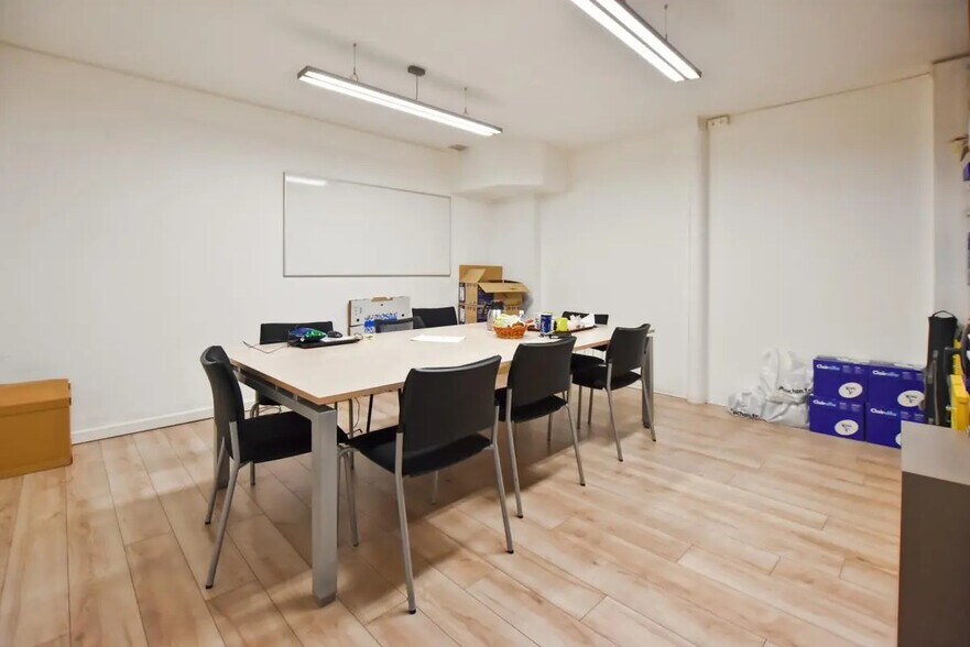 Bureau dans Paris à louer - Photo de l’immeuble – Image 2 sur 6