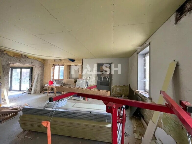 Local commercial dans Chazey-sur-Ain à louer - Photo de l’immeuble – Image 2 sur 11