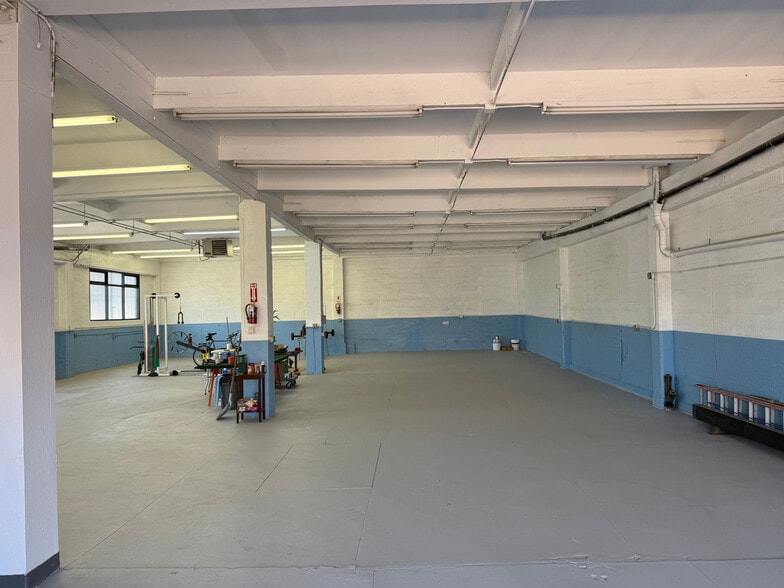 1401 Mendell St, San Francisco, CA à louer - Photo intérieure – Image 2 sur 4
