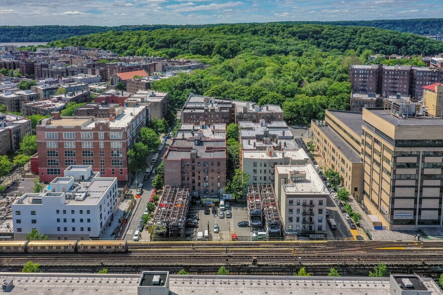 3976 Tenth Ave, New York, NY à vendre - Aérien – Image 3 sur 8