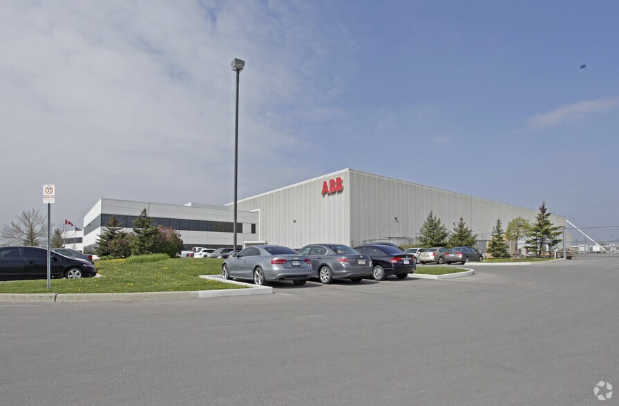 201 Westcreek Blvd, Brampton, ON à louer - Photo principale – Image 1 sur 4