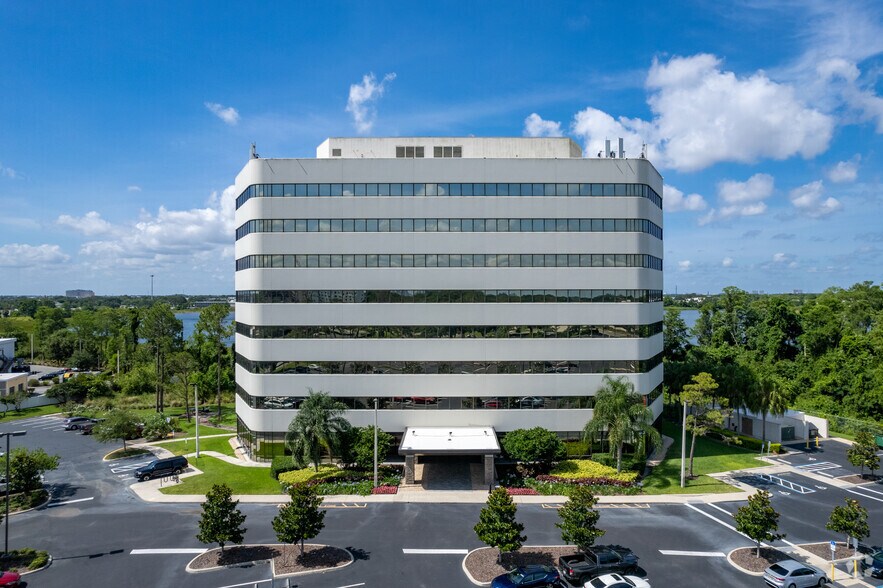 5900 Lake Ellenor Dr, Orlando, FL à louer - Photo de l’immeuble – Image 2 sur 32