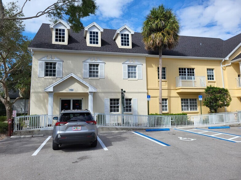 1152-1172 Goodlette Rd N, Naples, FL à louer - Photo de l’immeuble – Image 2 sur 6