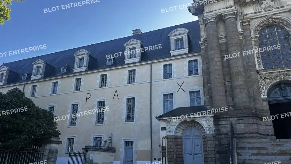 Bureau dans Rennes à louer - Photo de l’immeuble – Image 1 sur 8