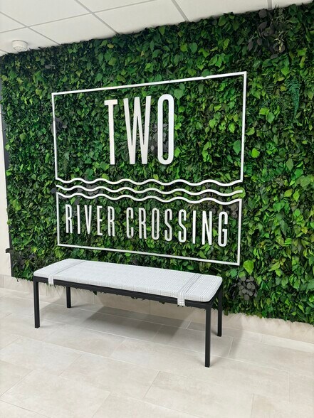 3925 River Crossing Pky, Indianapolis, IN à louer - Photo de l’immeuble – Image 3 sur 7