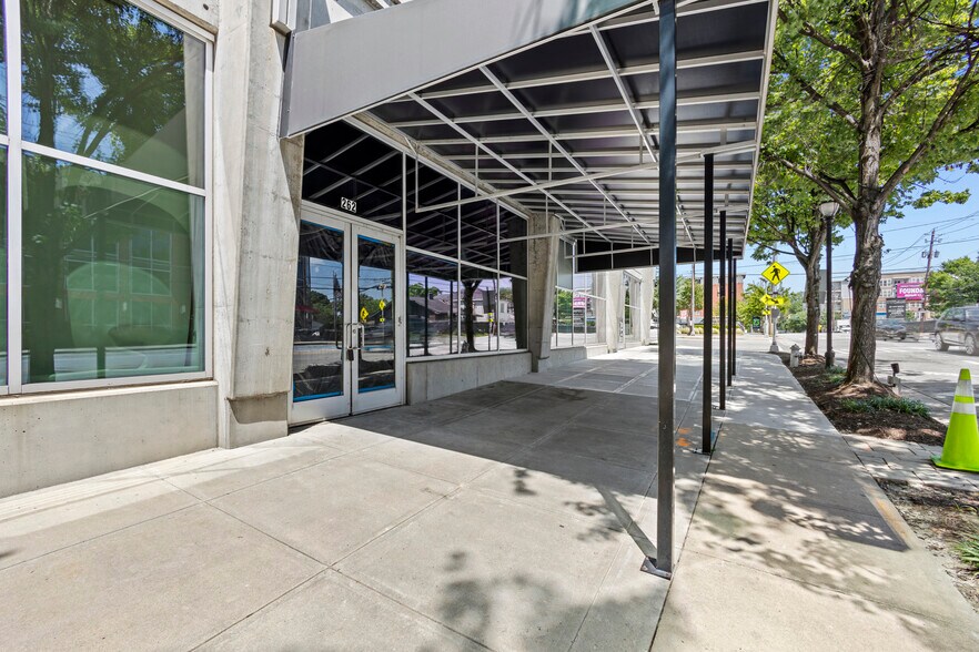 262 Pharr Rd NE, Atlanta, GA à louer - Photo de l’immeuble – Image 3 sur 31