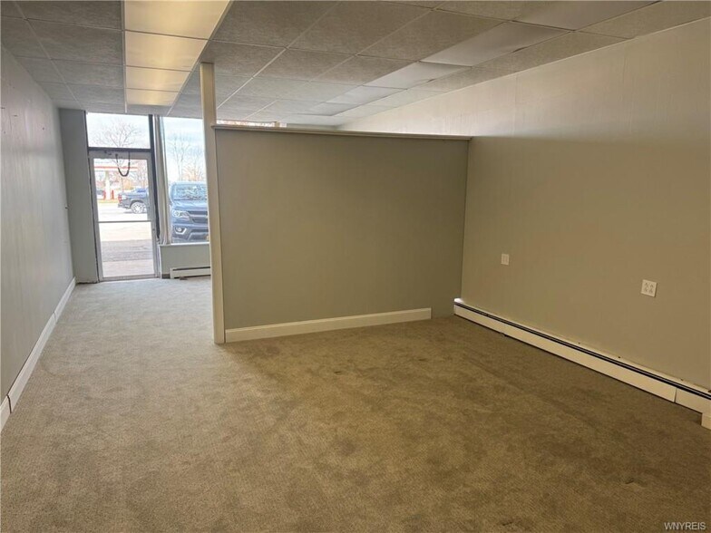 6911 Erie Rd, Derby, NY à louer - Photo de l’immeuble – Image 3 sur 6