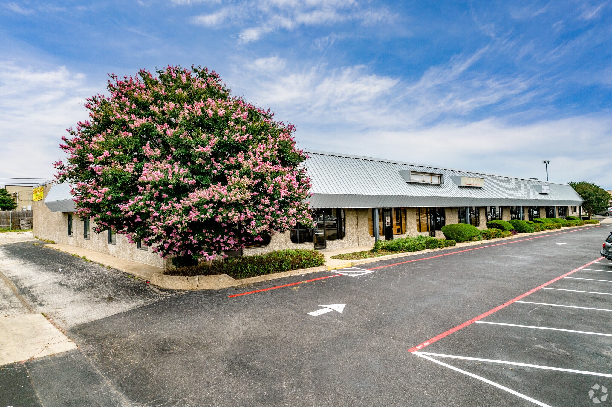 4219-4235 Centergate St, San Antonio, TX à louer Photo principale– Image 1 sur 18