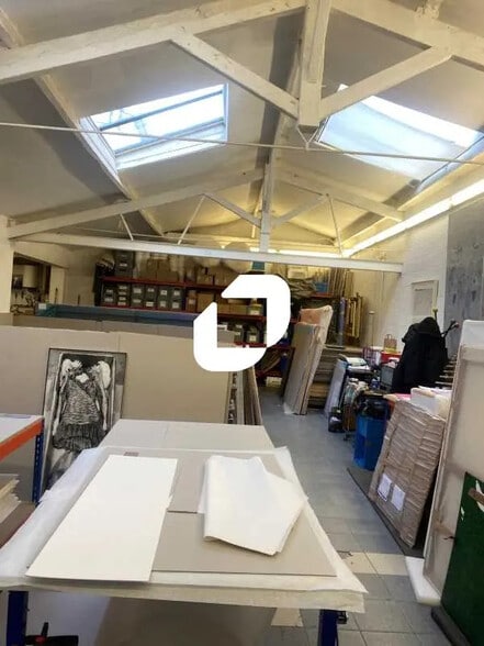 Local d’activités dans Le Pré-Saint-Gervais à louer - Photo de l’immeuble – Image 3 sur 9