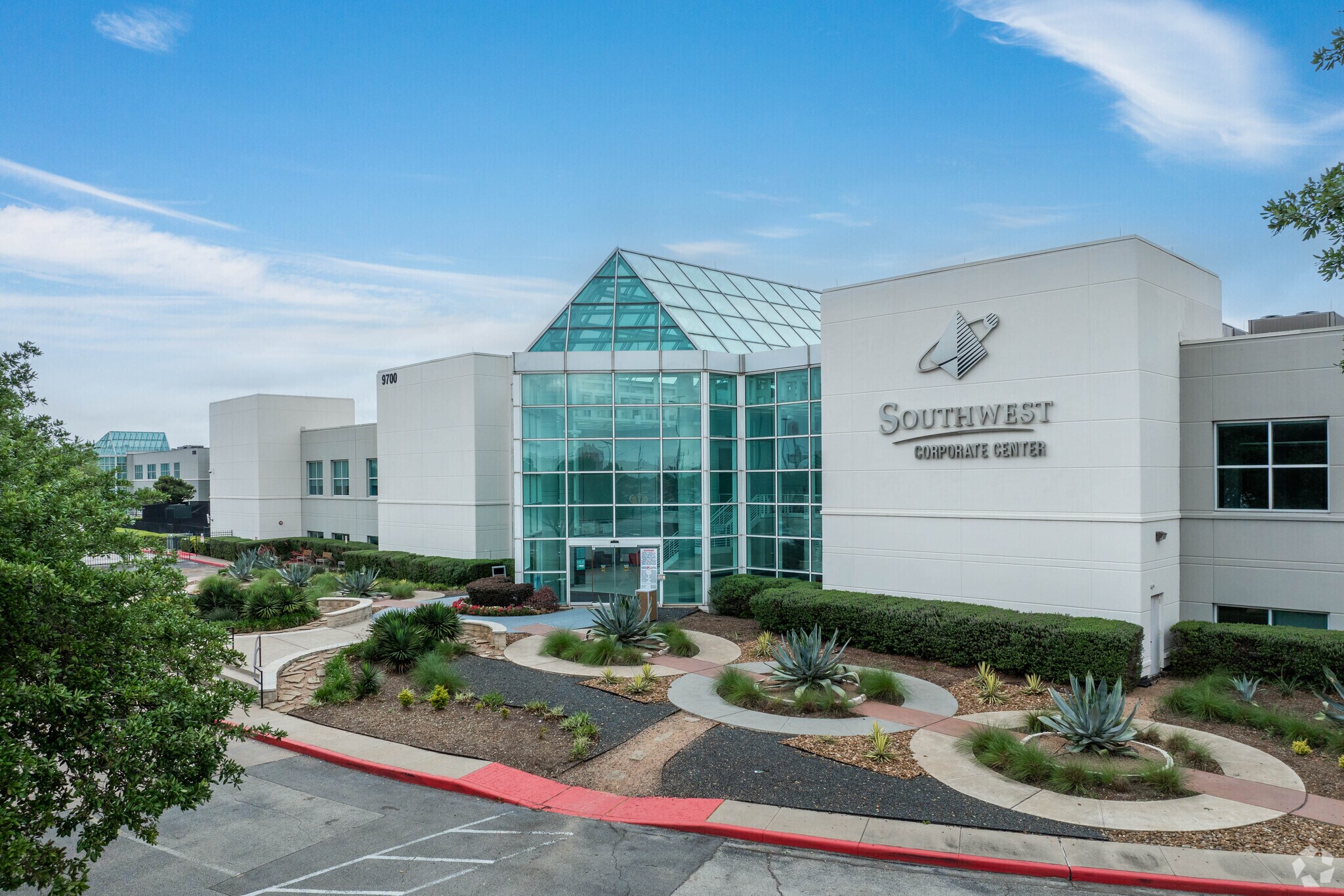 9700-9702 Bissonnet St, Houston, TX à louer Photo principale– Image 1 sur 27