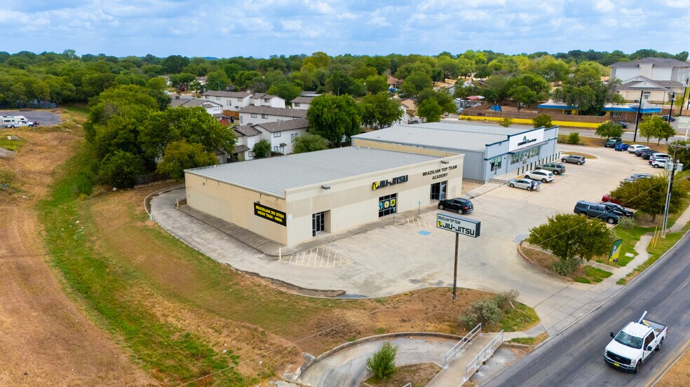 4447 Thousand Oaks, San Antonio, TX à vendre - Photo de l’immeuble – Image 3 sur 16