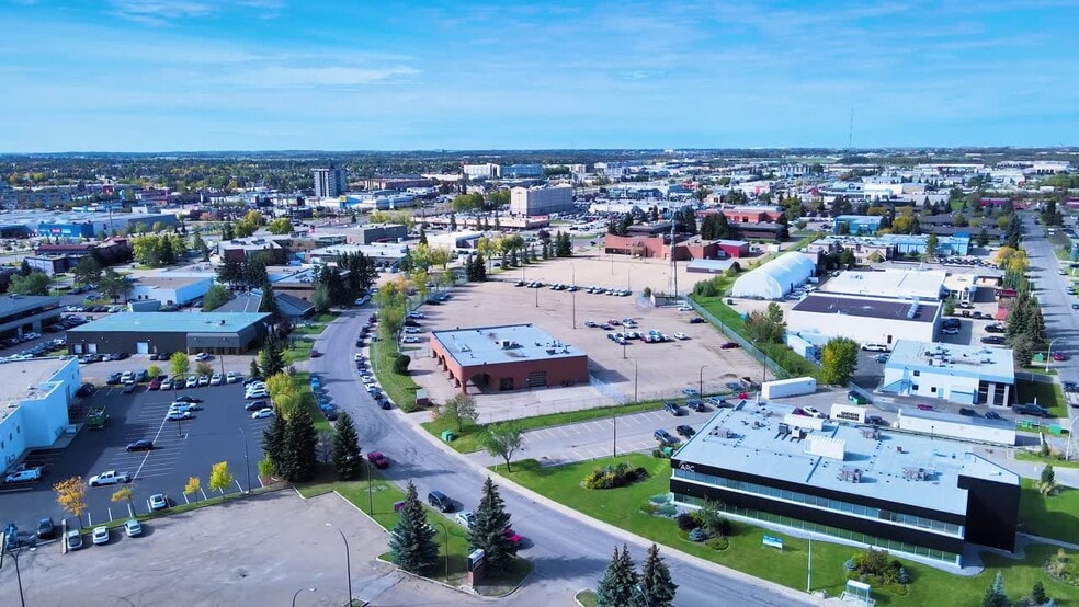 10289 172 St NW, Edmonton, AB à vendre - Vidéo sur l’annonce professionnelle – Image 2 sur 15