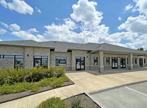 1890 N Stonebridge Dr, McKinney, TX à vendre Photo de l’immeuble– Image 1 sur 38