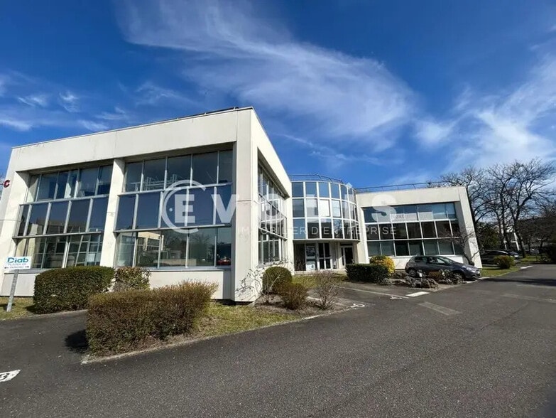 5 Rue Rudolf Diesel, Mérignac à louer - Photo de l’immeuble – Image 1 sur 16