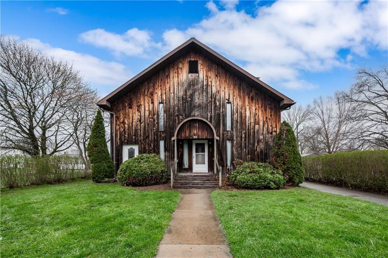 934 W Ridge Ave, Sharpsville, PA à vendre Photo de l’immeuble– Image 1 sur 2