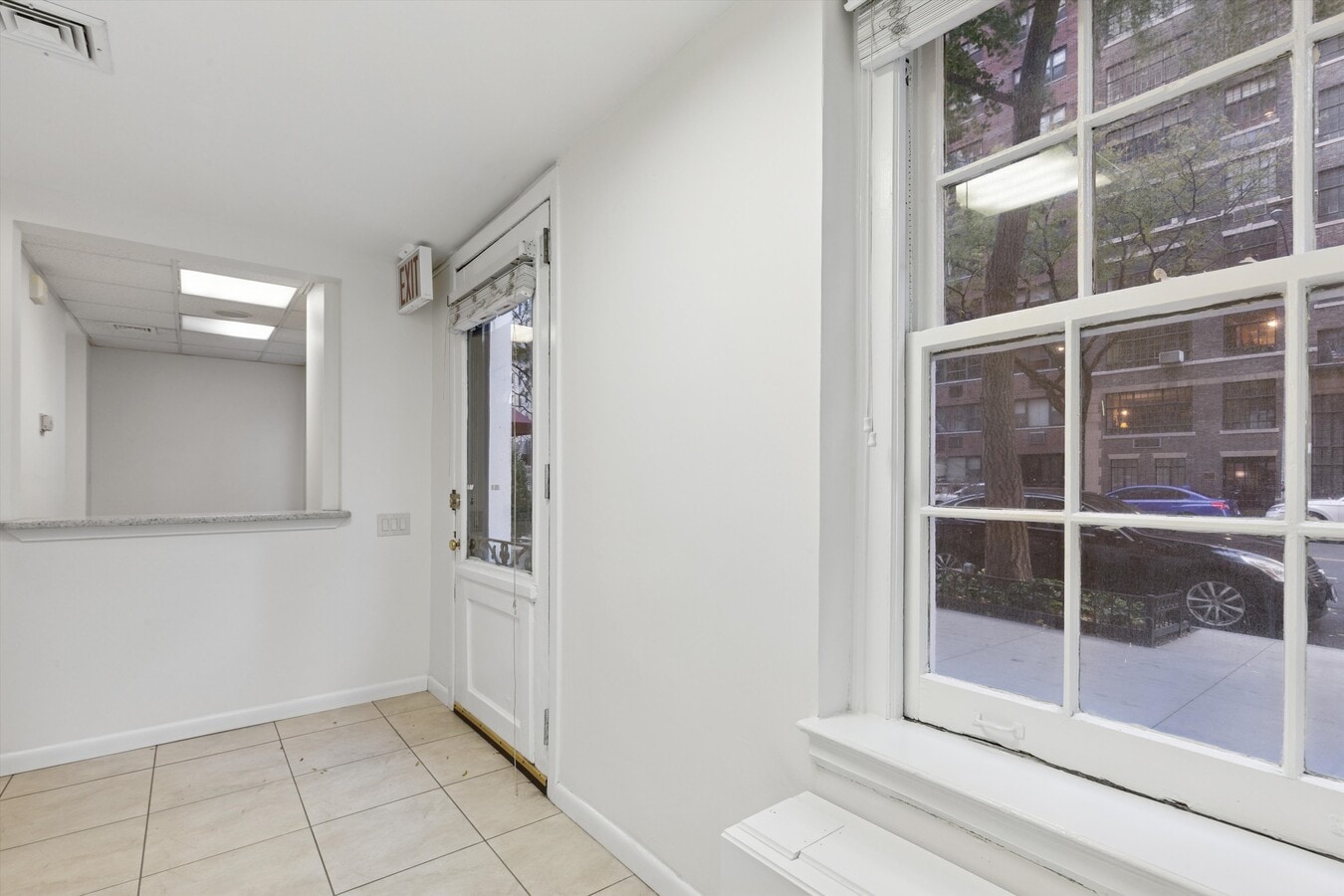 342 E 72nd St, New York, NY 10021 - Lot 1W - - Photo intérieure - Image 1 of 7