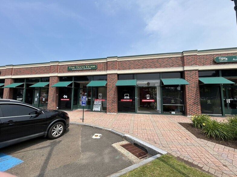 1180-1236 Main St, Branford, CT à louer - Photo de l’immeuble – Image 3 sur 6
