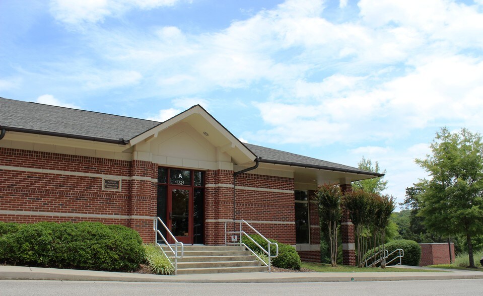 1320 Dowell Springs Blvd, Knoxville, TN à louer - Photo de l’immeuble – Image 2 sur 14
